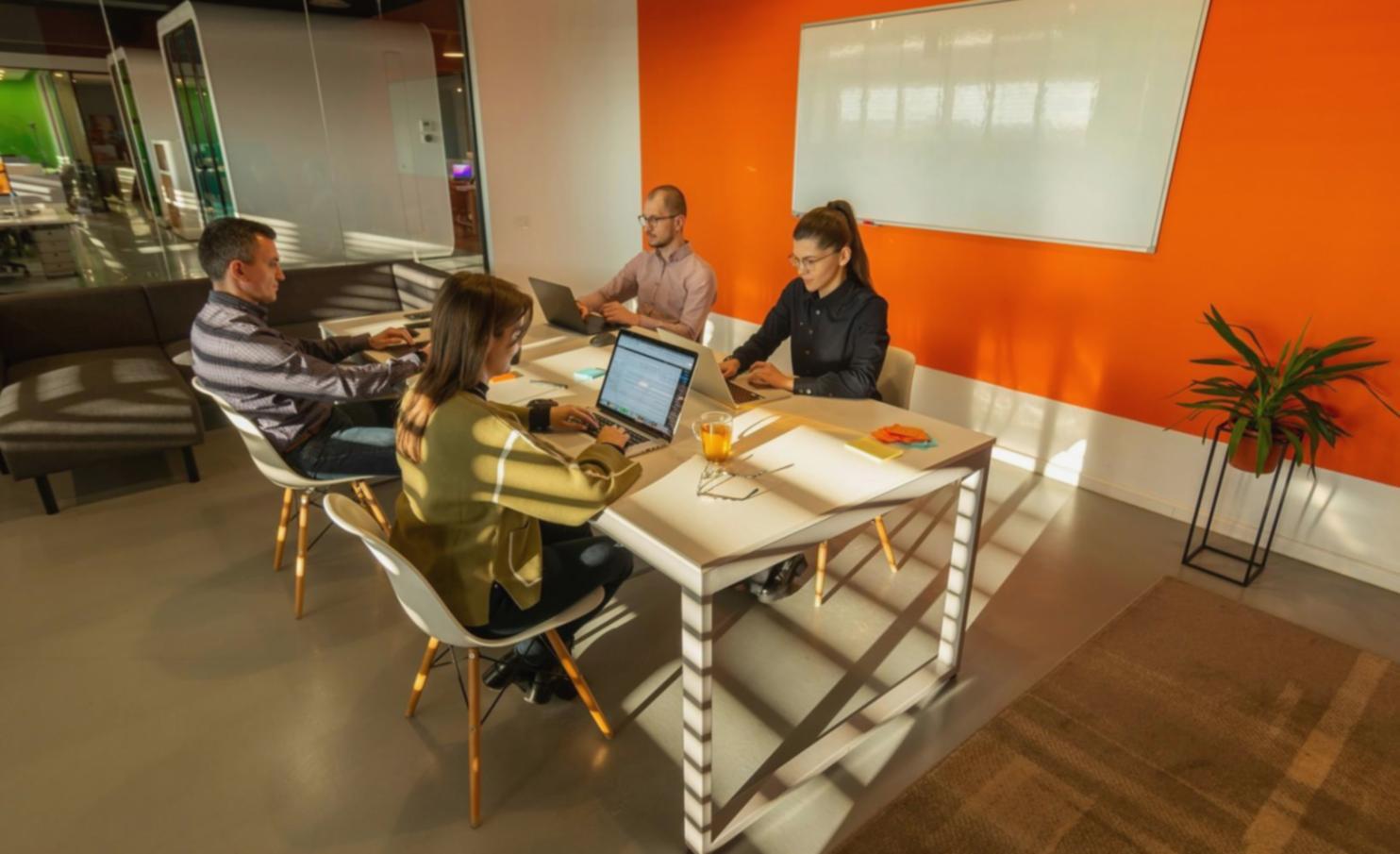 Digitale Finanzanalyse im modernen Büro